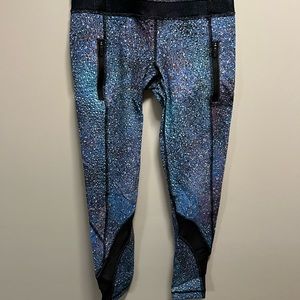Lululemon galaxy pattern crops size 4